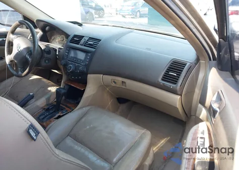 2004 Honda Accord 3.0 Ex z USA, uszkodzony, nr VIN 1HGCM66524A004642